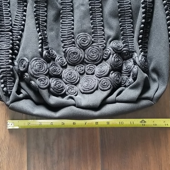 Lockheart Shoulder Bag - Picture 11 of 14